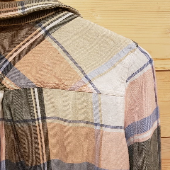 Point Zero Light Button-down - Picture 2 of 11